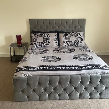 Luxestay Rooms - Old Trafford Manchester Ngoại thất bức ảnh